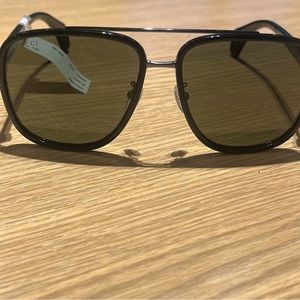 Gucci GGO448s havana sunglasses black